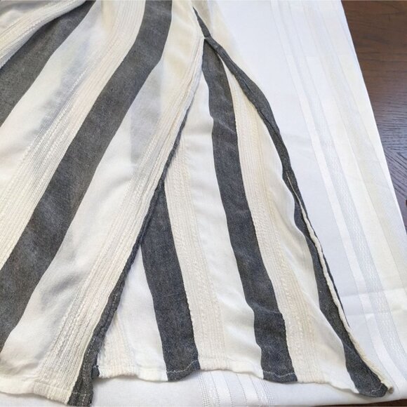 L*SPACE Swim Izzy Beach Bum Strip Print Cover-Up Gray & Soft White Striped Sz S - Picture 7 of 8